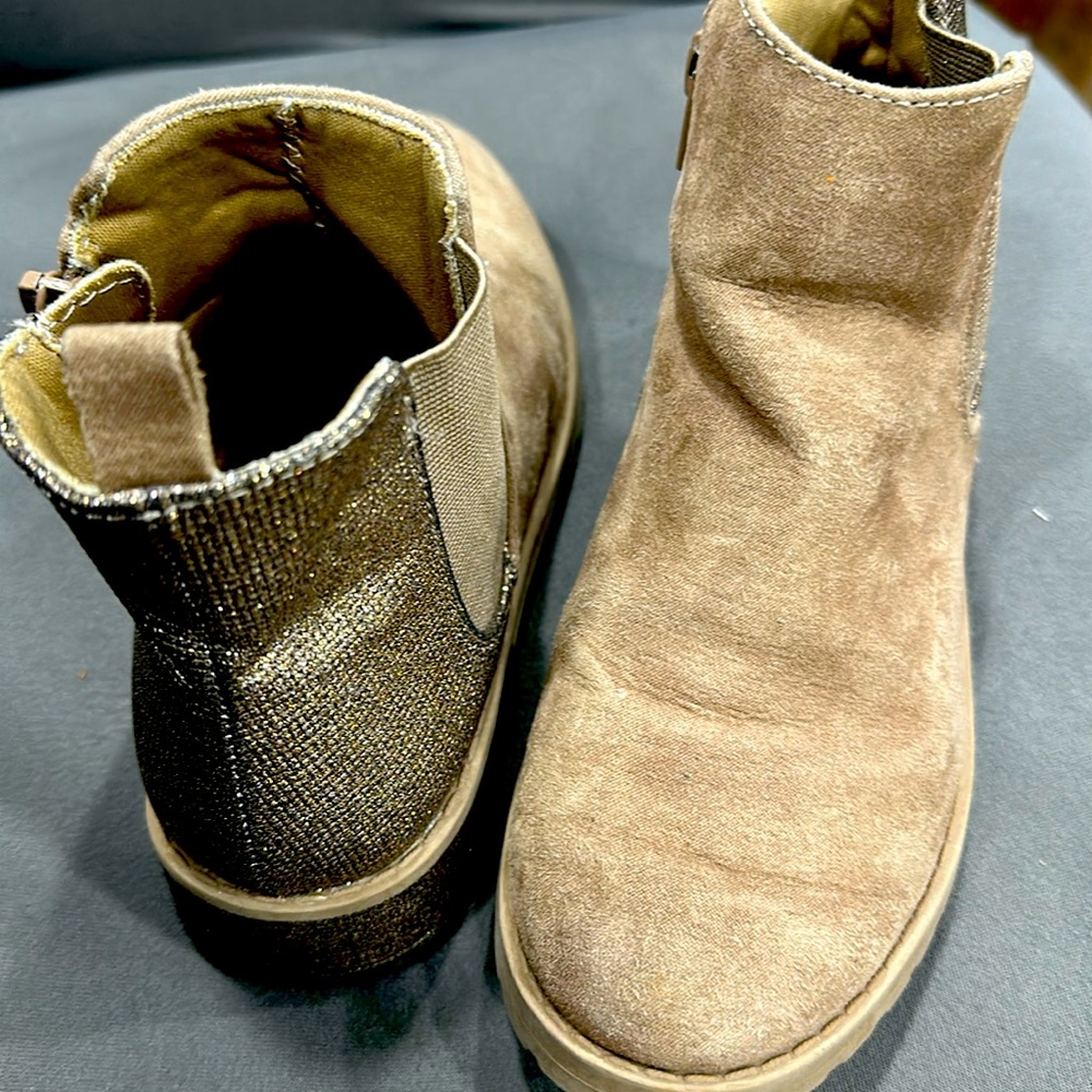 Tan girls booties